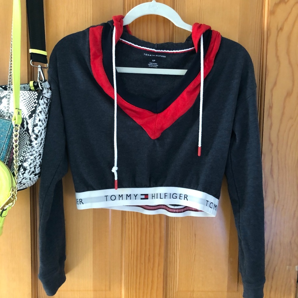 Tommy Hilfiger crop sweatshirt